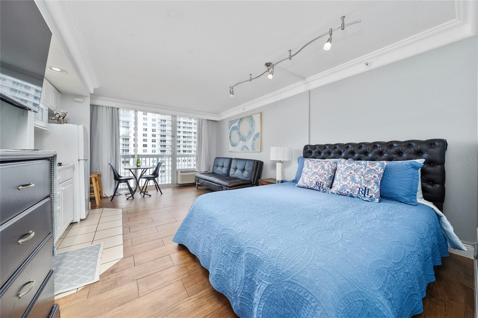 DAYTONA BEACH RESORT & CONF CENTER - Residential