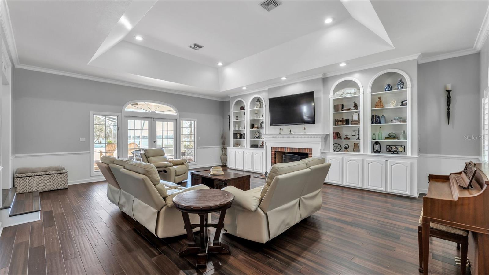 GAINES COVE - Residential