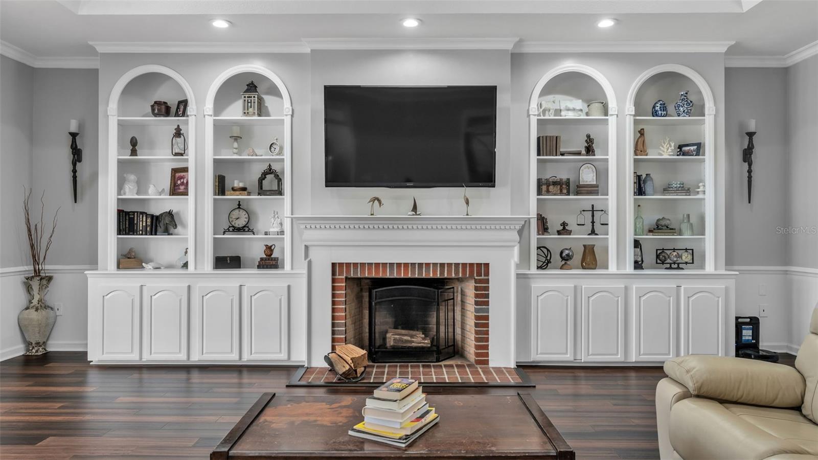 GAINES COVE - Residential