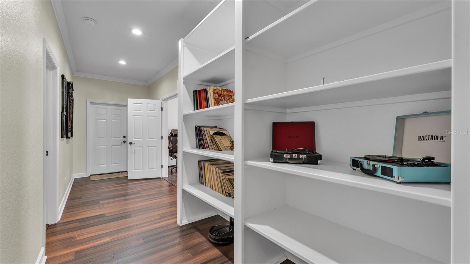 GAINES COVE - Residential