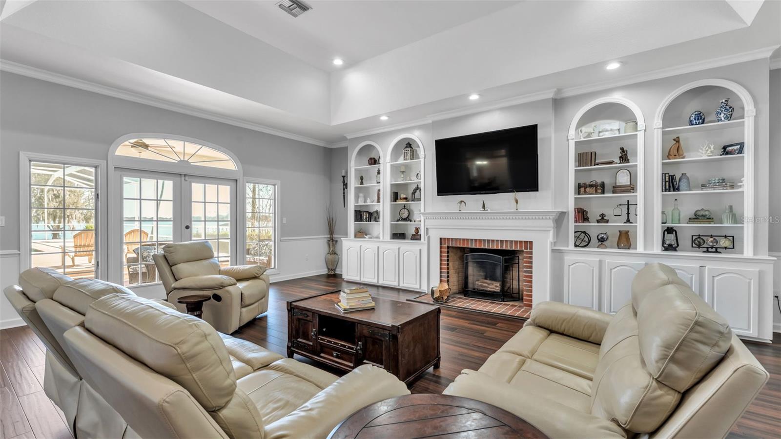 GAINES COVE - Residential