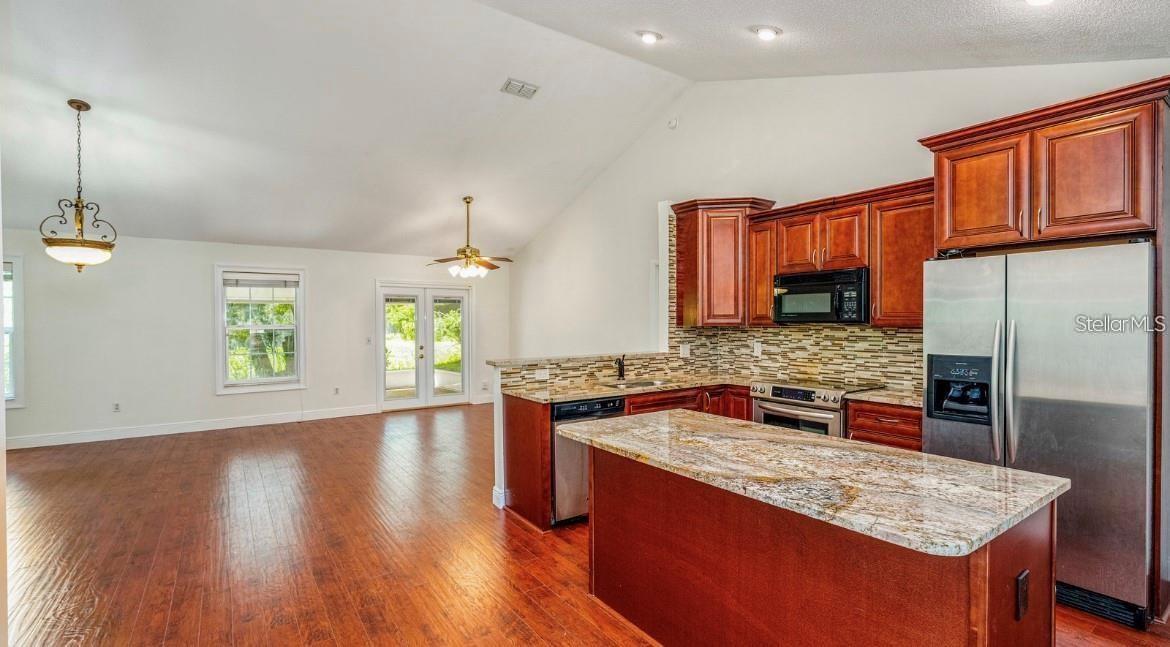 957 SOUTHRIDGE TRAIL