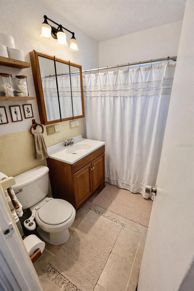 LAKE MARIE ESTATES 03 - Residential