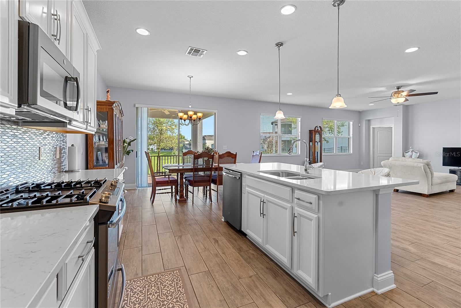 VISTAS/WATERS EDGE PH 1 - Residential