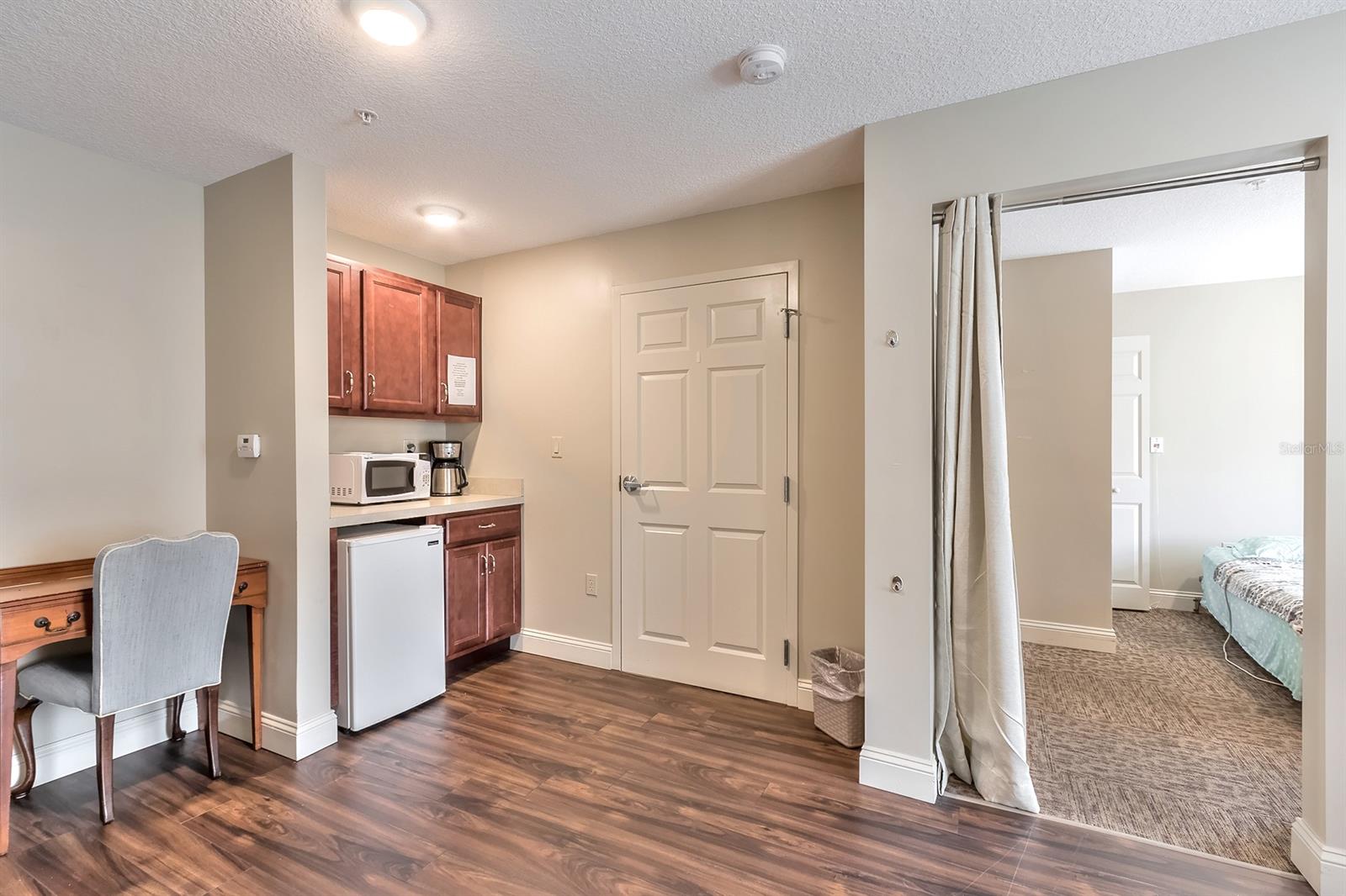 Hammonds New Smyrna - Commercial Sale