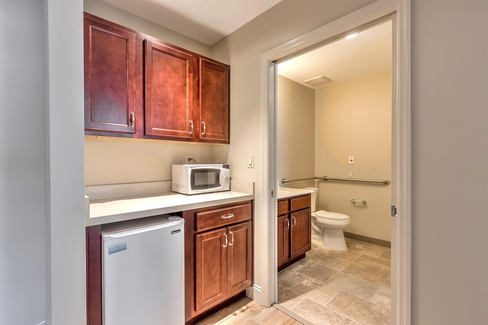 Hammonds New Smyrna - Commercial Sale