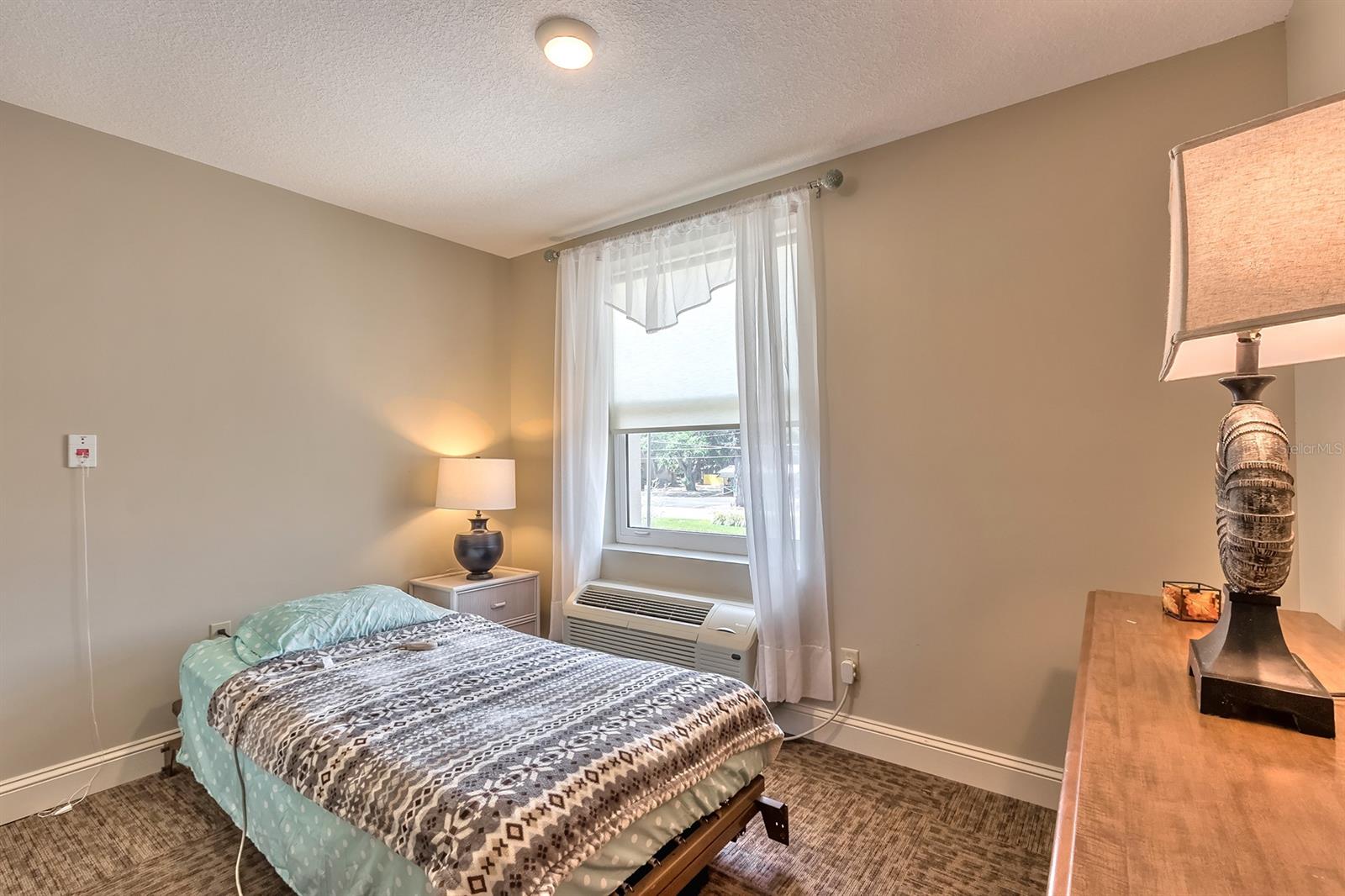 Hammonds New Smyrna - Commercial Sale