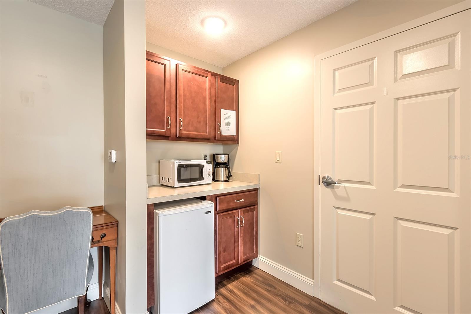 Hammonds New Smyrna - Commercial Sale