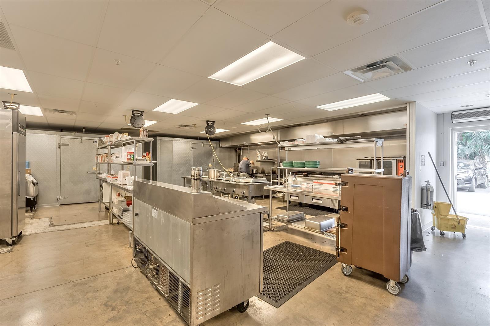 Hammonds New Smyrna - Commercial Sale