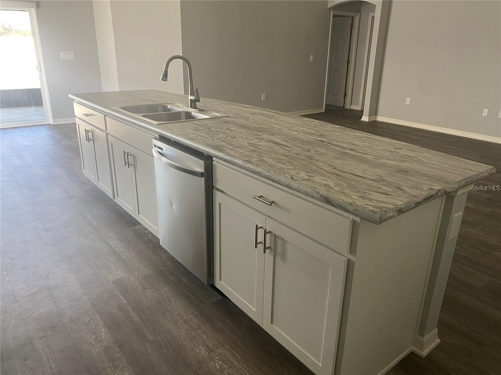 ANISTON - Residential