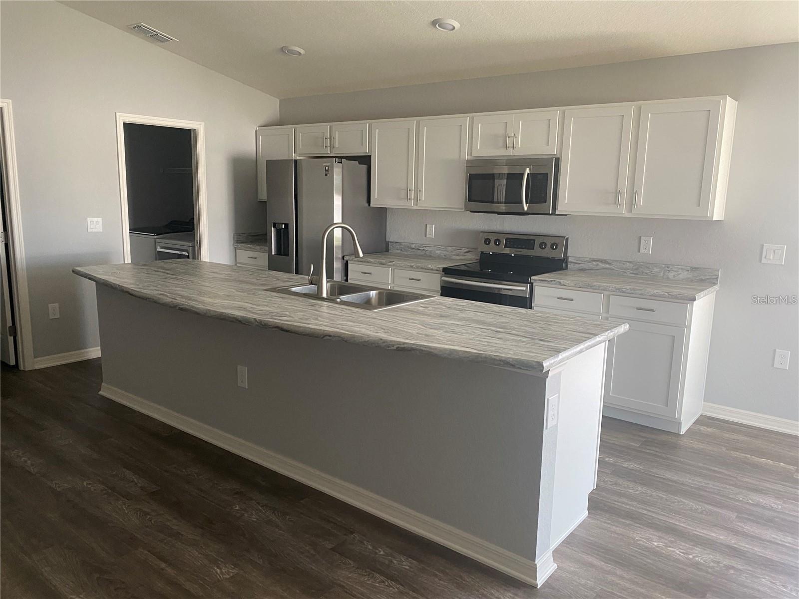 ANISTON - Residential