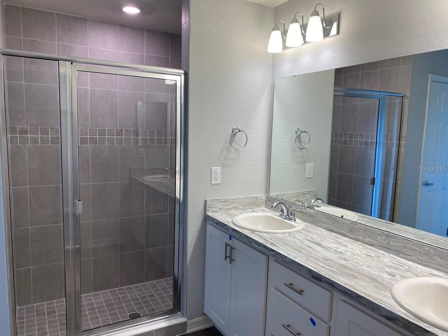 ANISTON - Residential