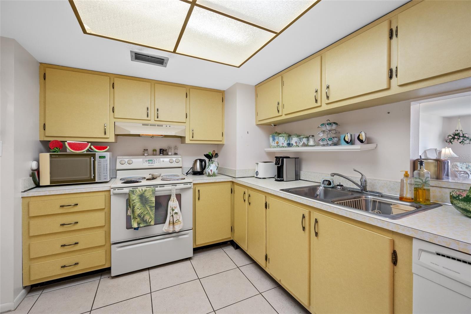 ST JAMES CONDO - Residential