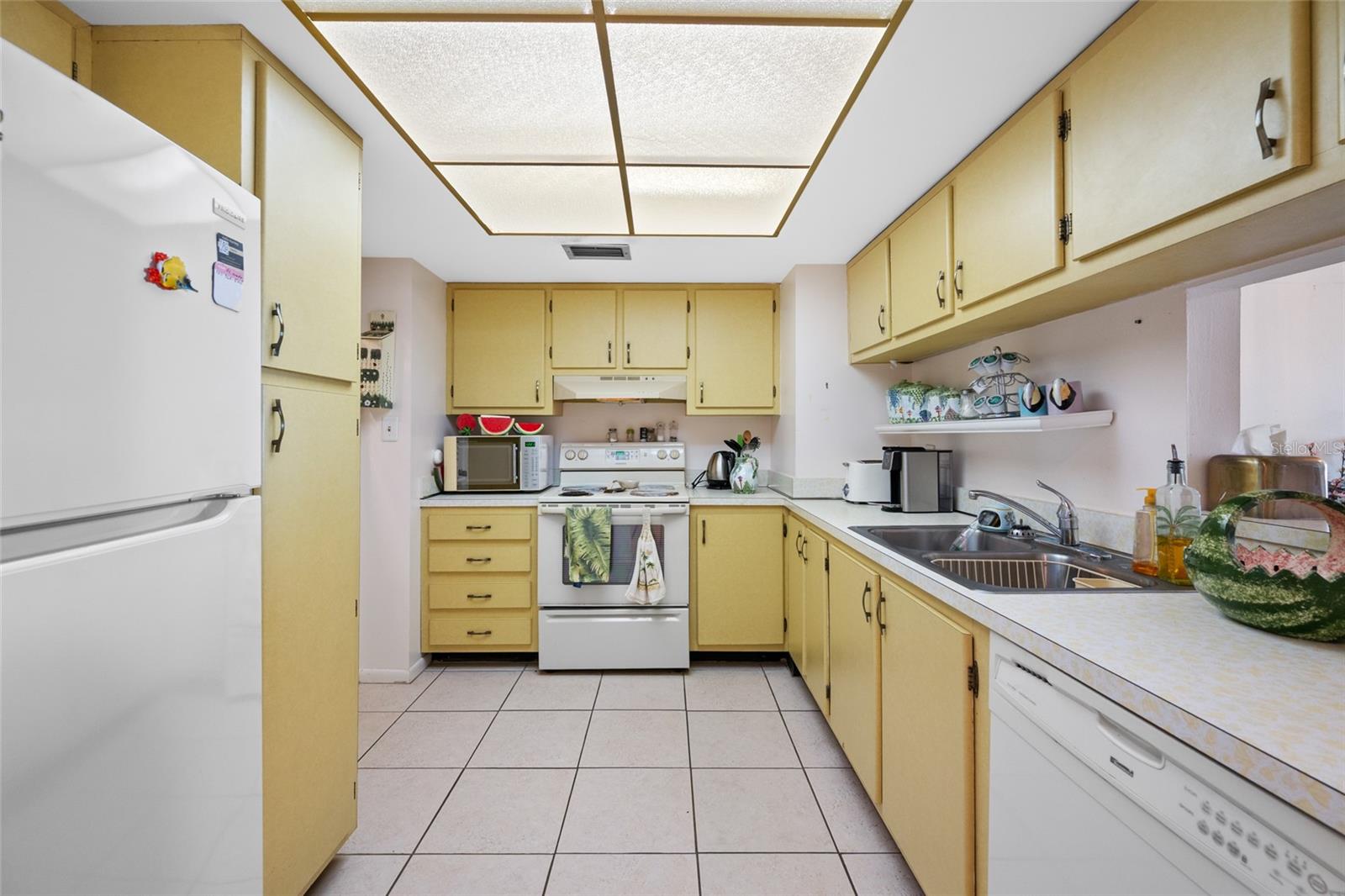 ST JAMES CONDO - Residential