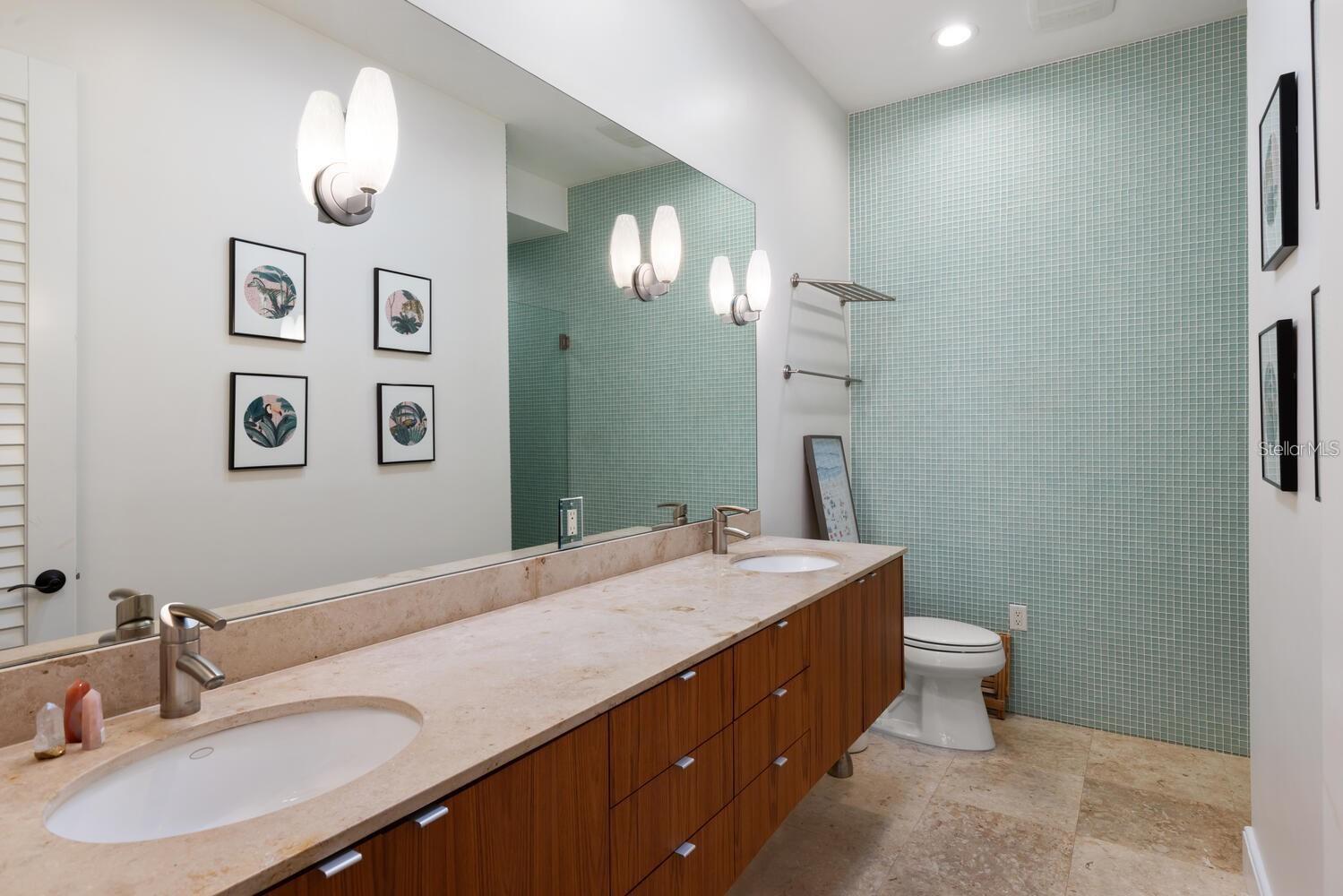 LANDINGS - Residential Lease