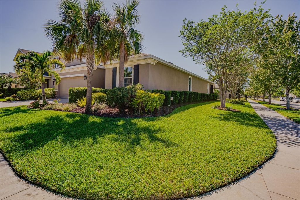 Photo of 6312 Lantern View Place, Apollo Beach, FL 33572 (MLS # TB8417300)