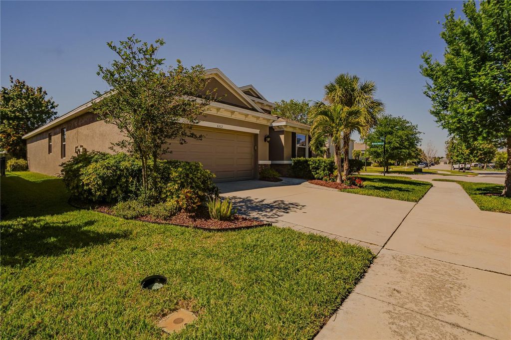 Photo of 6312 Lantern View Place, Apollo Beach, FL 33572 (MLS # TB8417300)