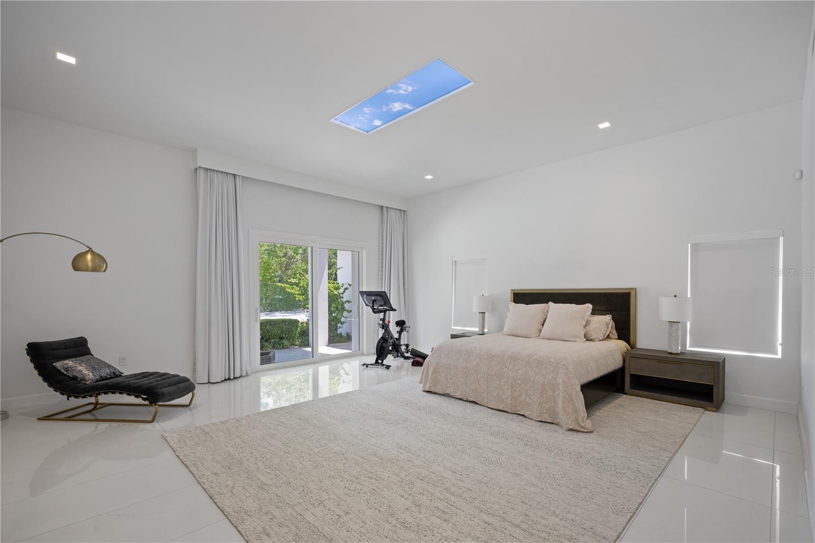 MILLIONAIRES ROW - Residential