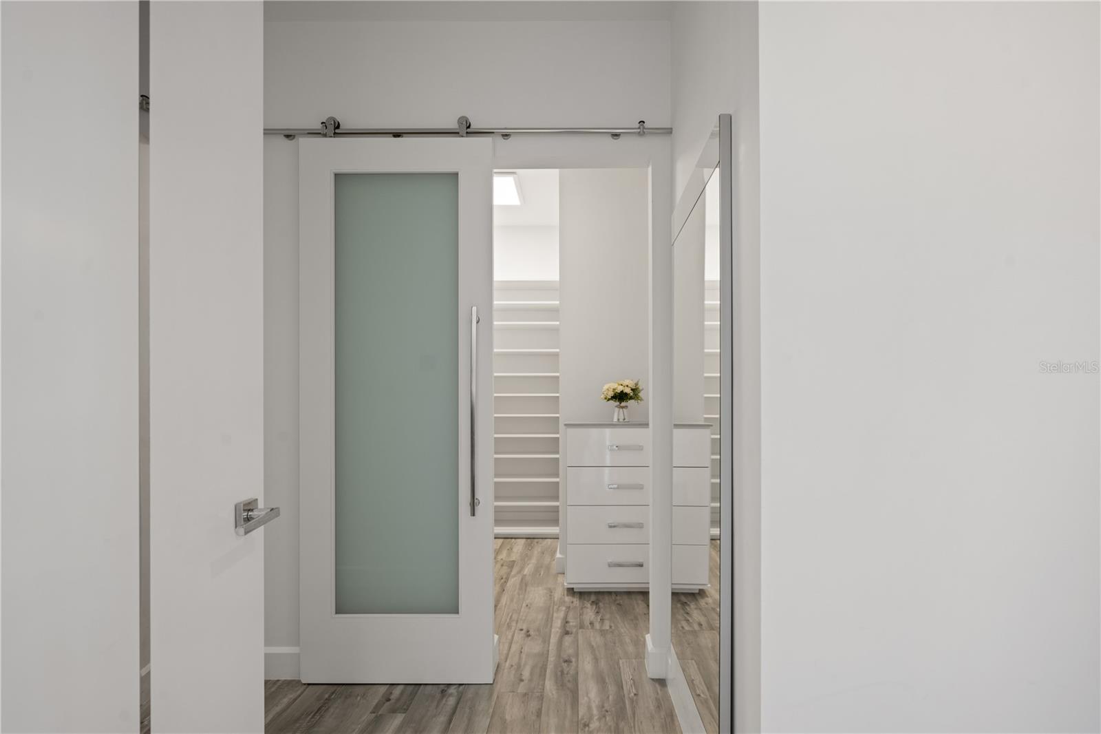 MILLIONAIRES ROW - Residential