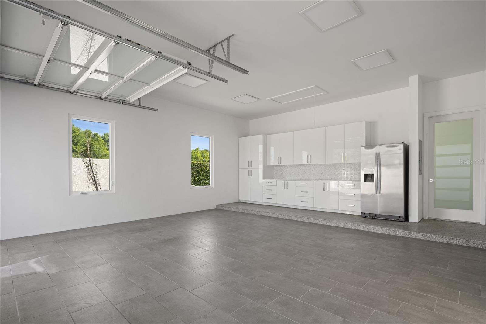 MILLIONAIRES ROW - Residential