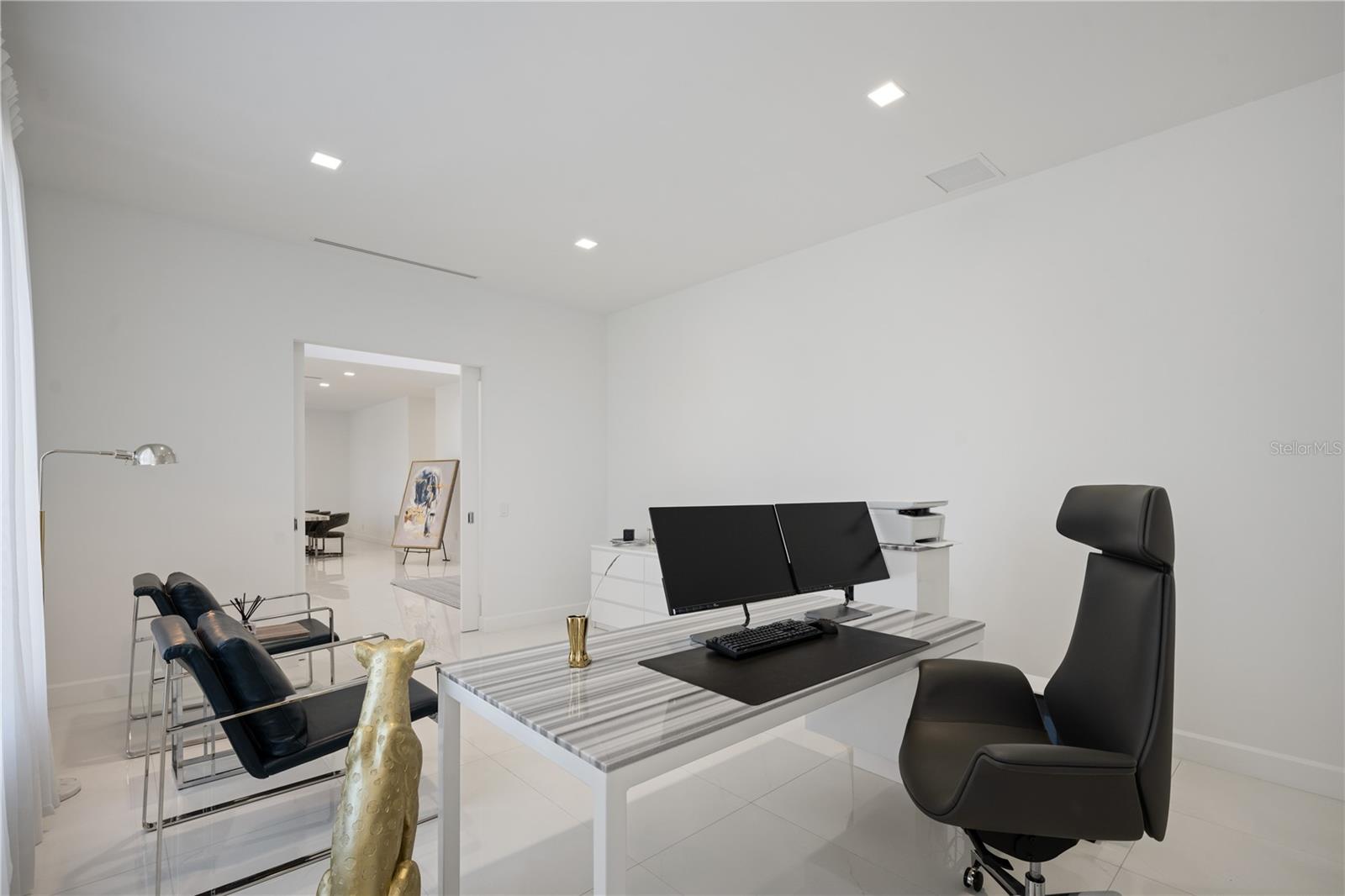 MILLIONAIRES ROW - Residential