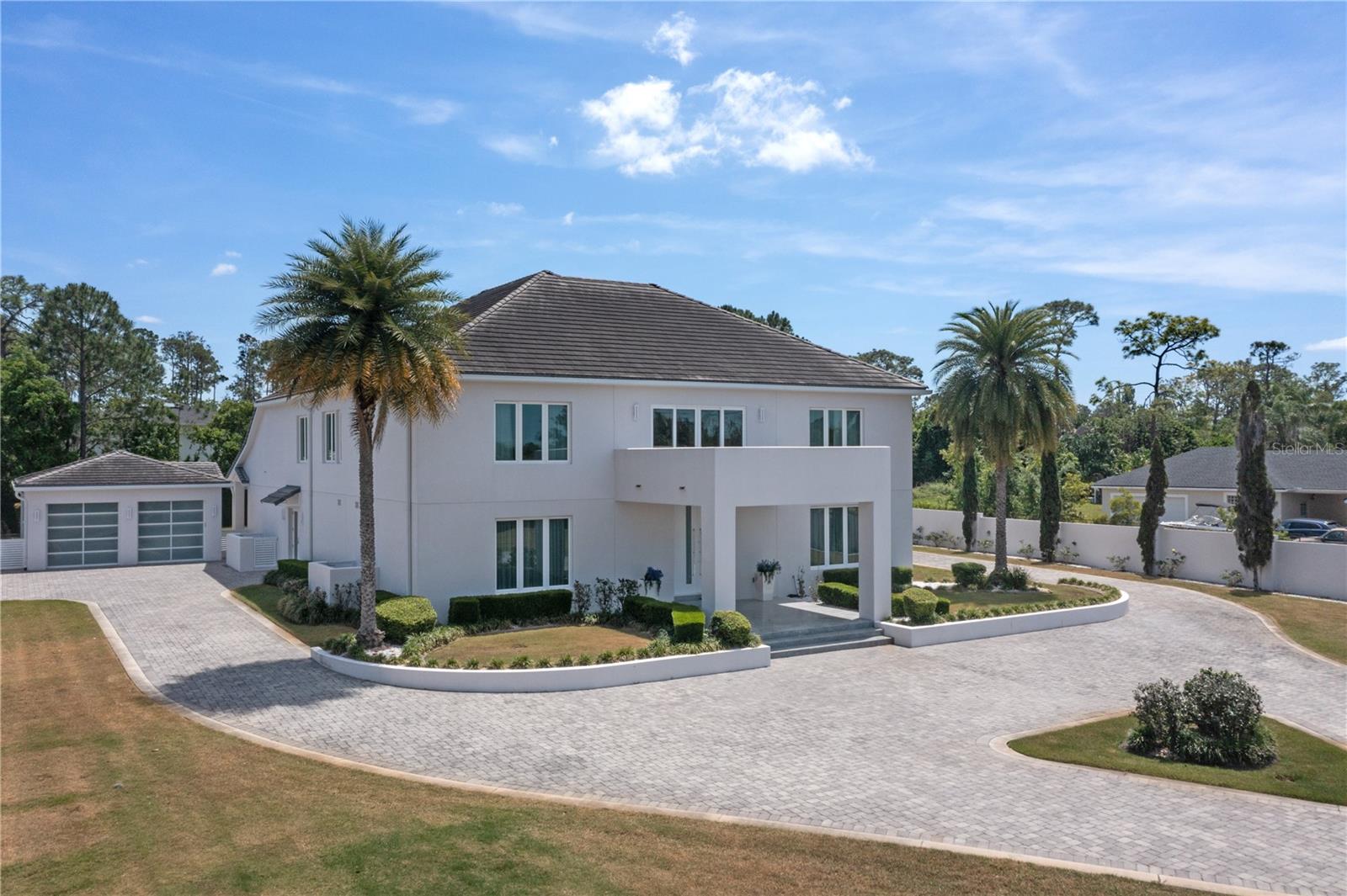 MILLIONAIRES ROW - Residential