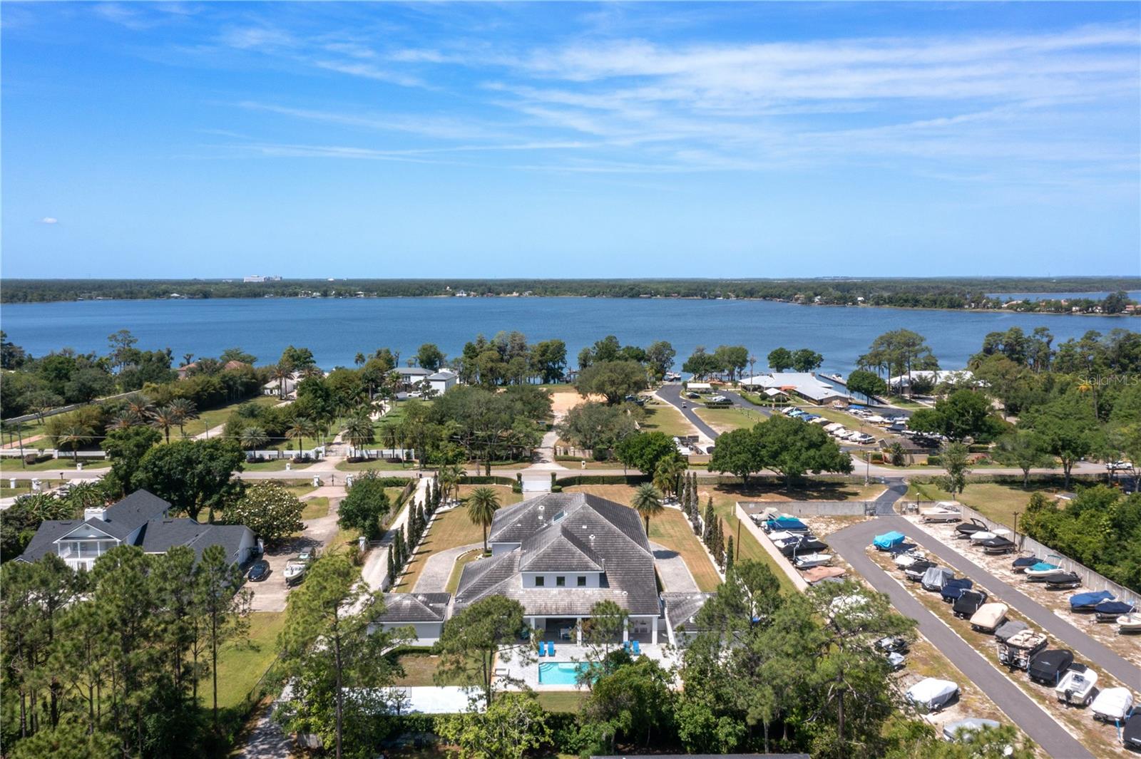 MILLIONAIRES ROW - Residential