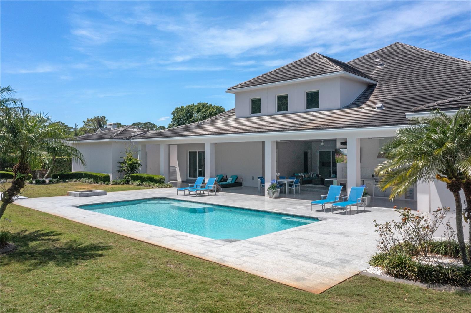 MILLIONAIRES ROW - Residential