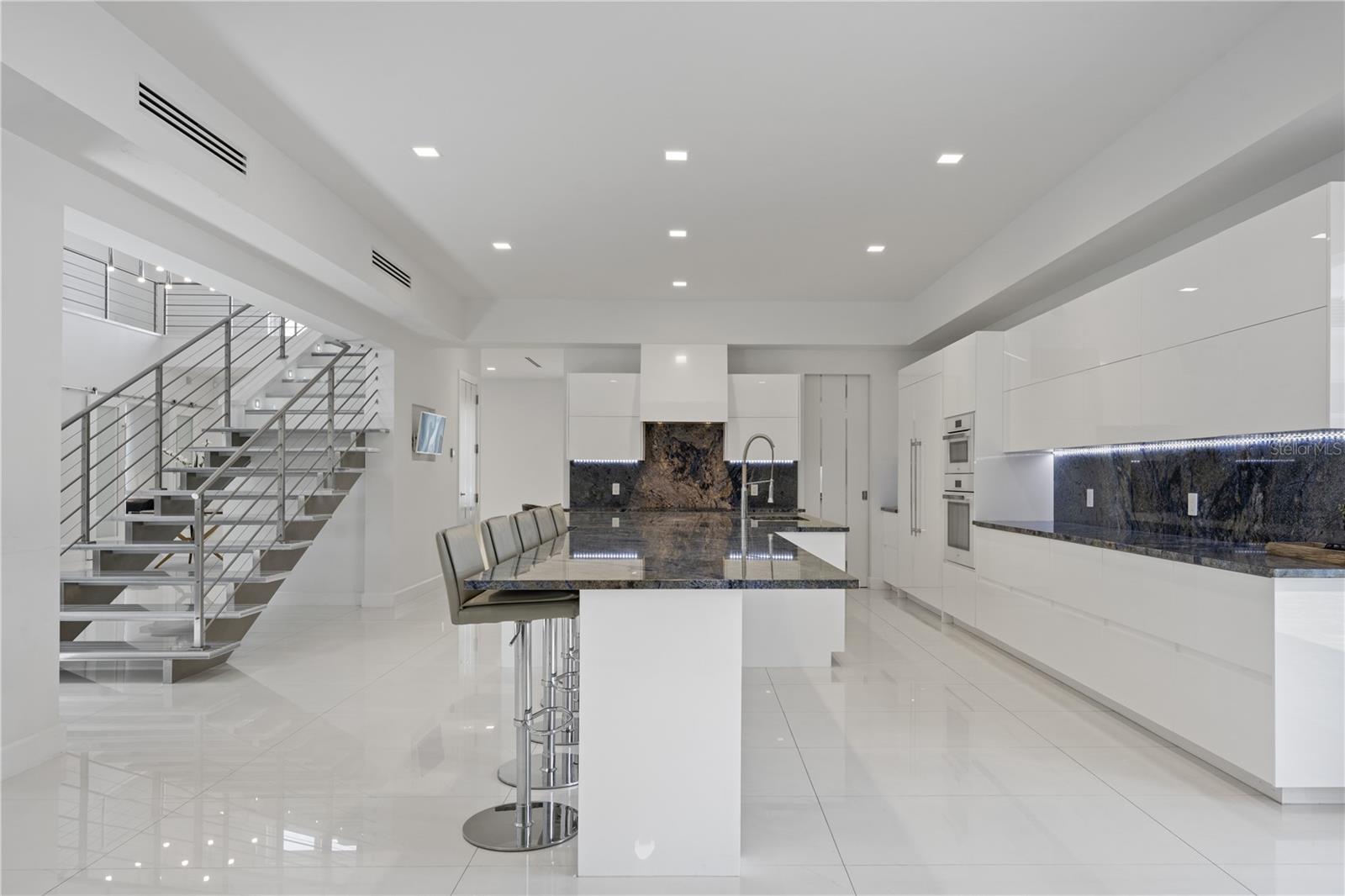 MILLIONAIRES ROW - Residential