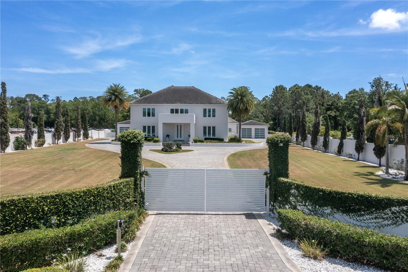 MILLIONAIRES ROW - Residential