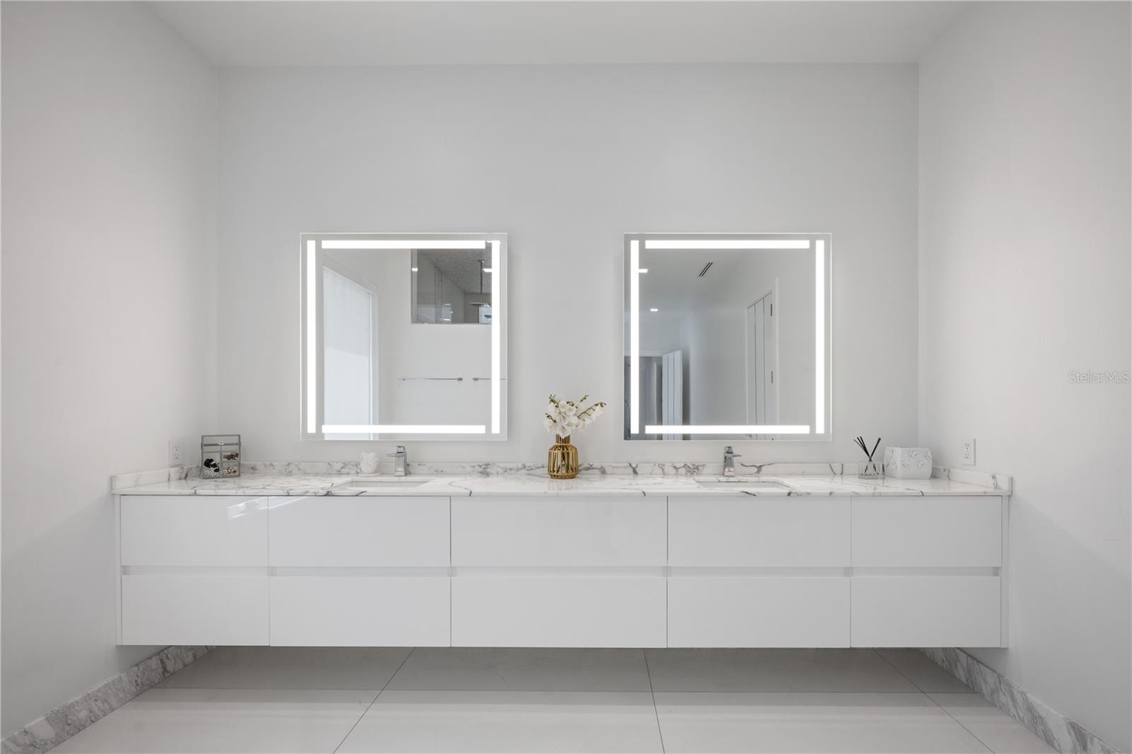 MILLIONAIRES ROW - Residential