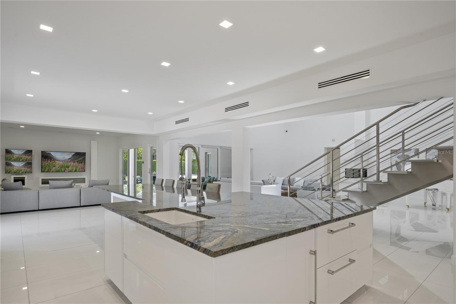 MILLIONAIRES ROW - Residential