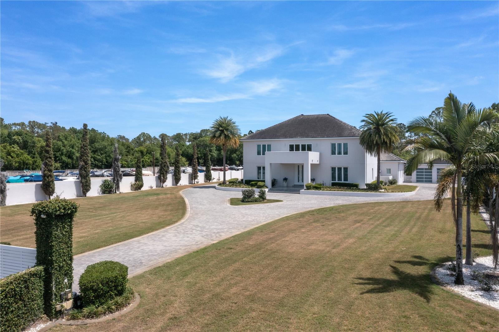 MILLIONAIRES ROW - Residential