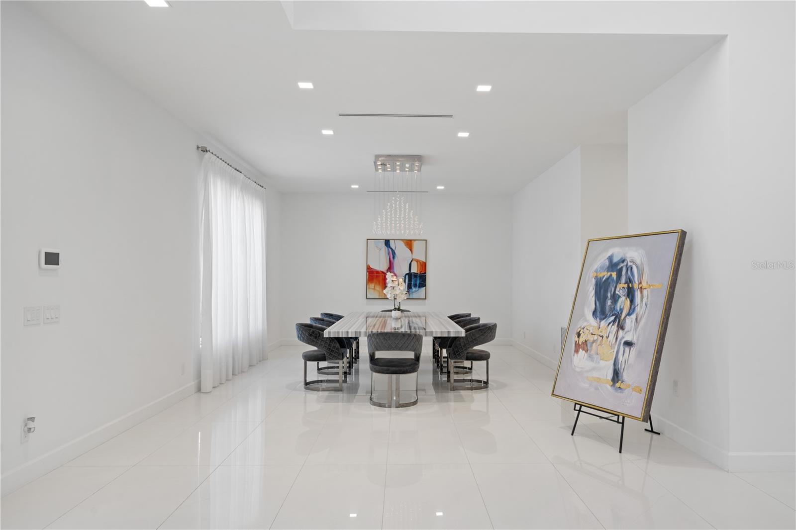 MILLIONAIRES ROW - Residential