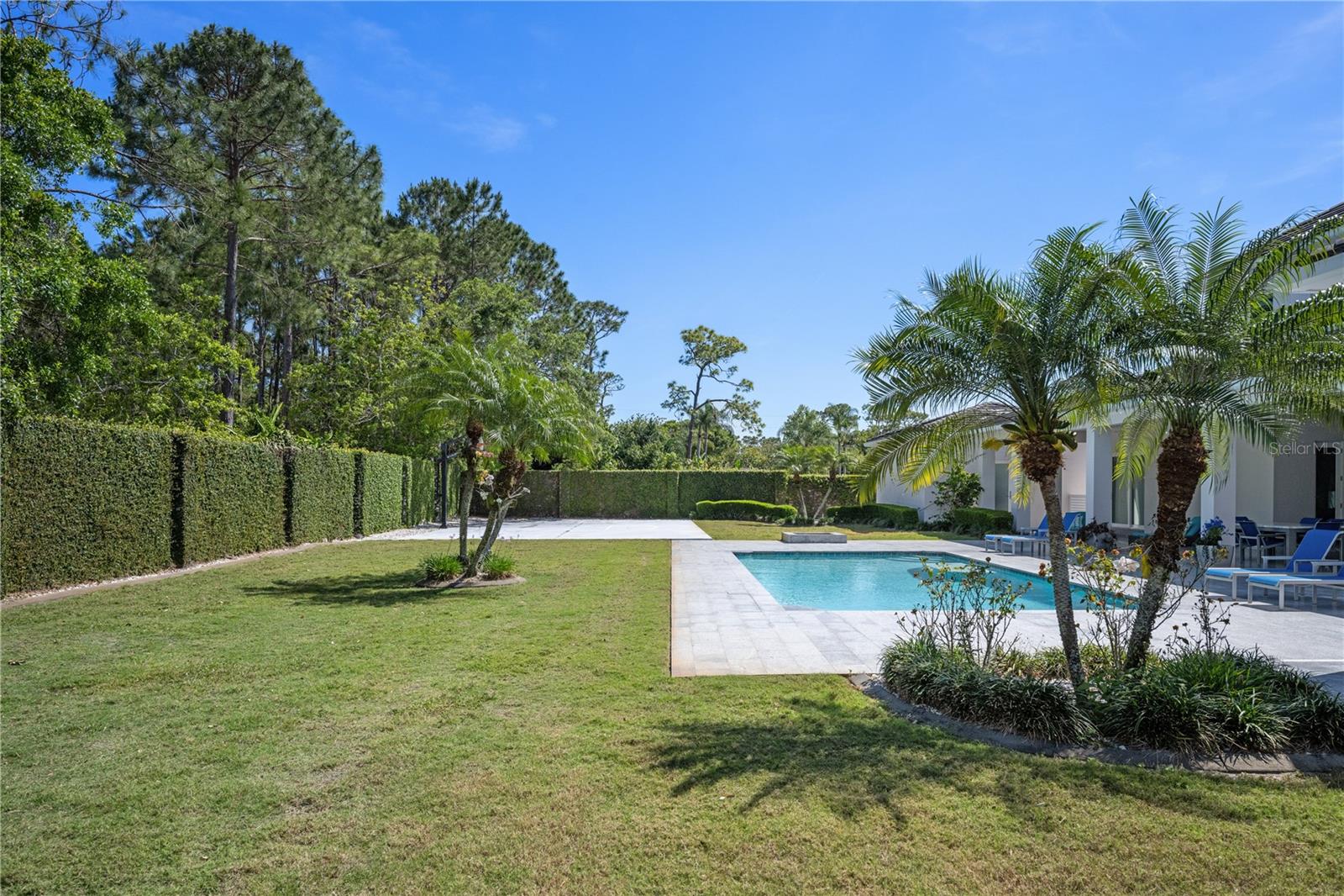 MILLIONAIRES ROW - Residential