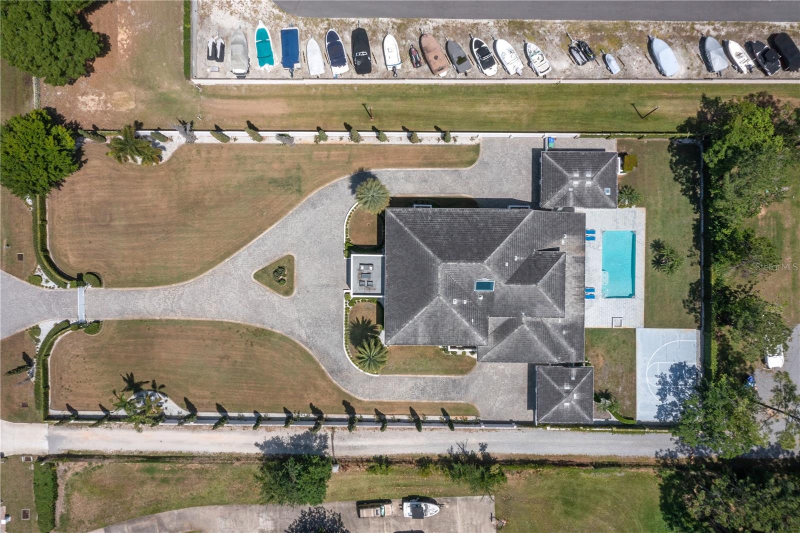 MILLIONAIRES ROW - Residential