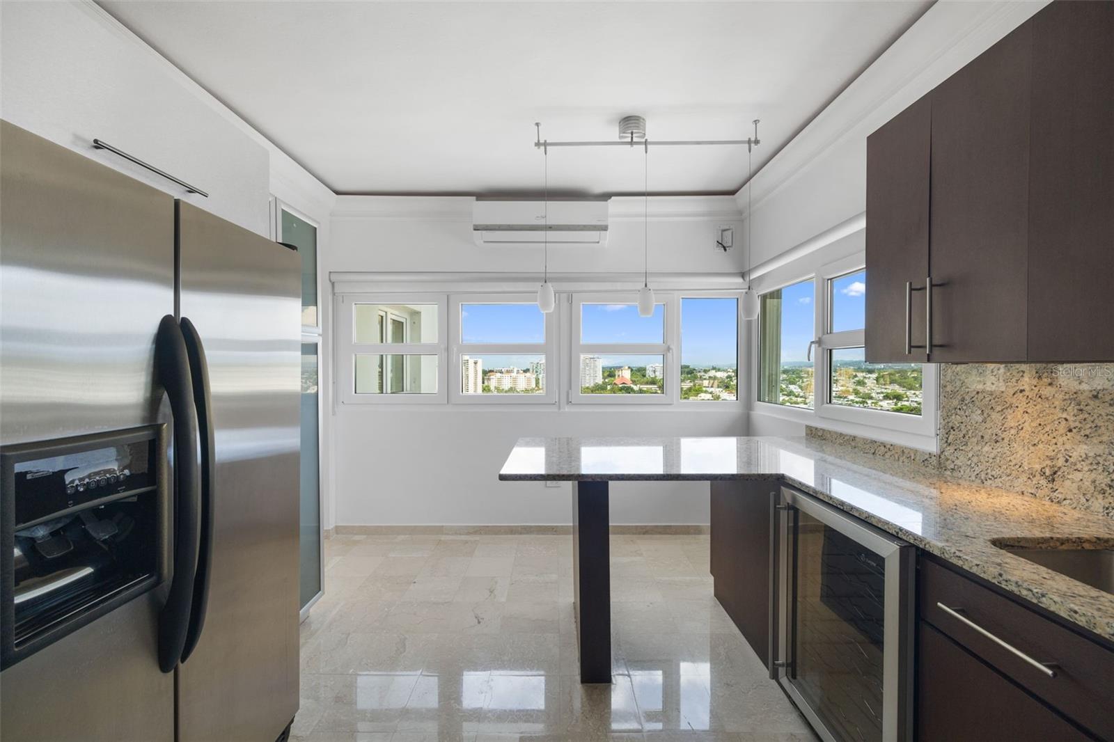 PLAZA ATHENEE - Residential Lease