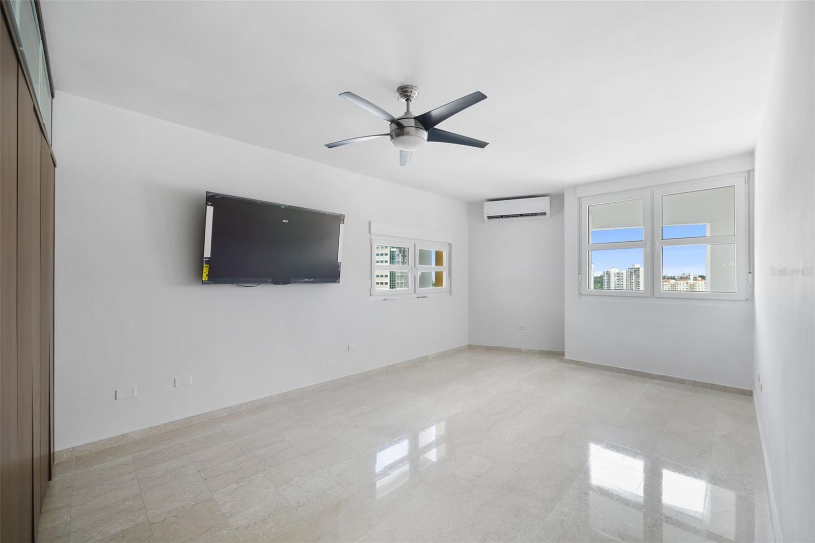 PLAZA ATHENEE - Residential Lease