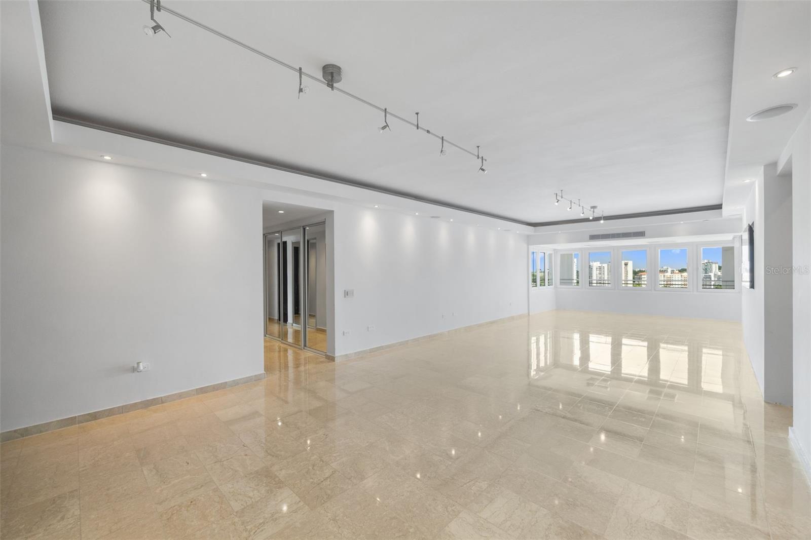 PLAZA ATHENEE - Residential Lease