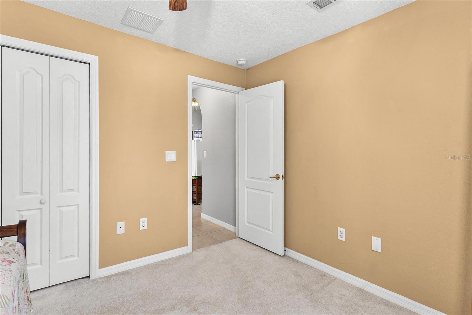 TWIN LAKES ESTATES - Residential