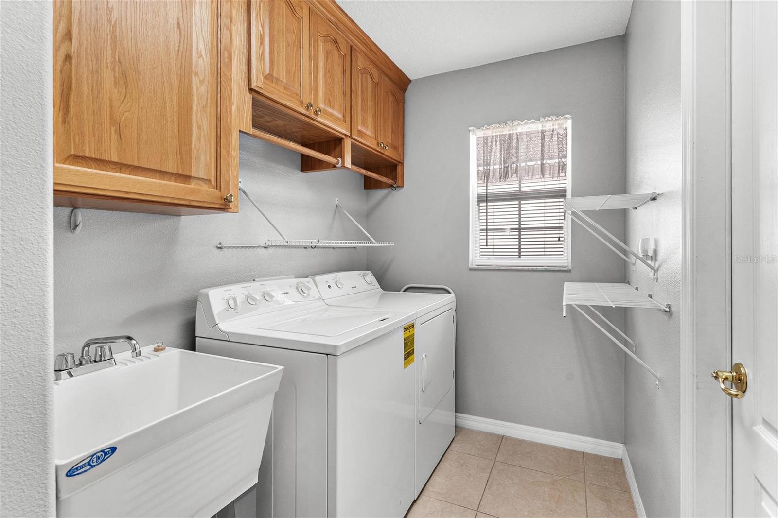 TWIN LAKES ESTATES - Residential