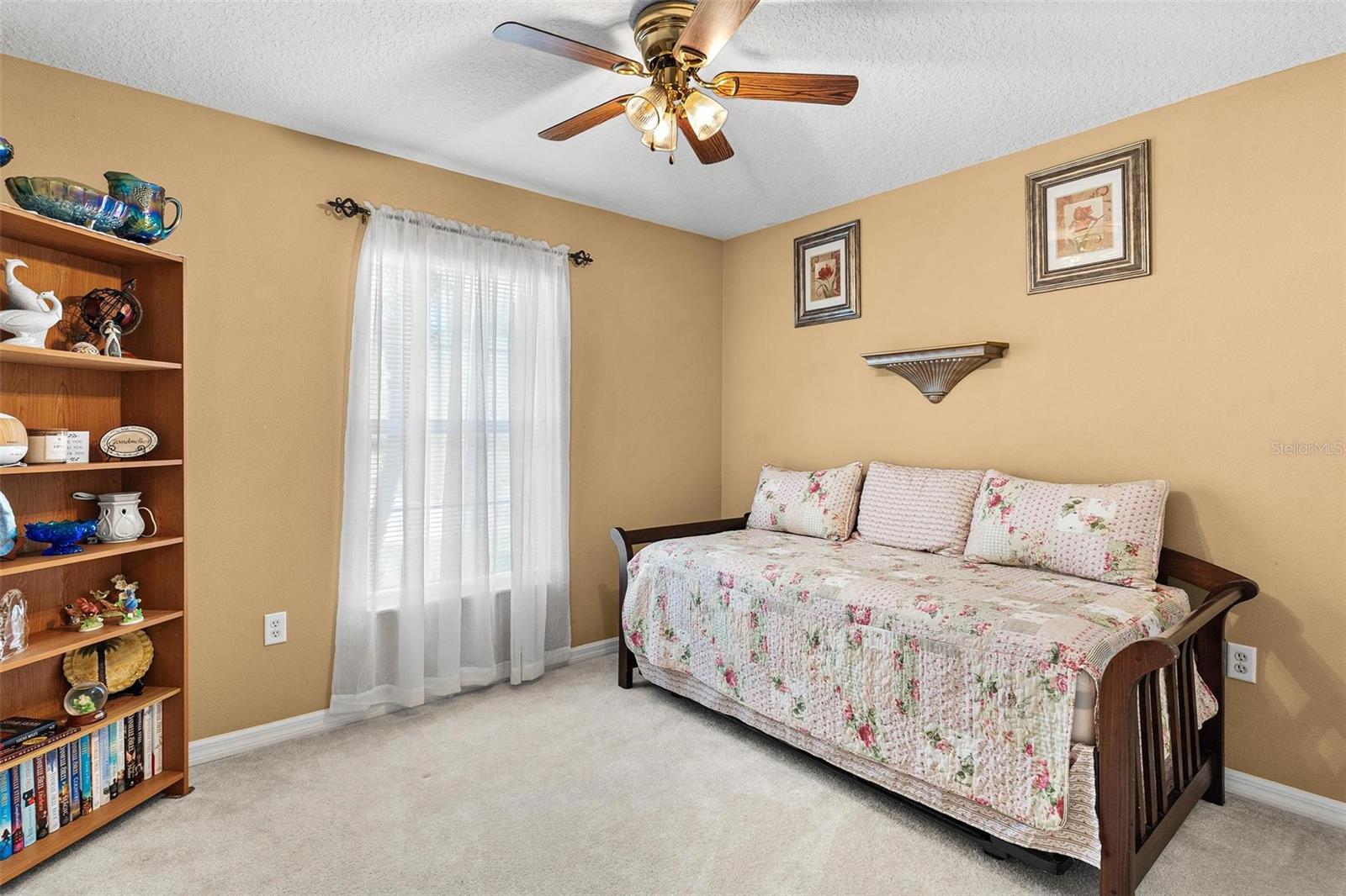 TWIN LAKES ESTATES - Residential