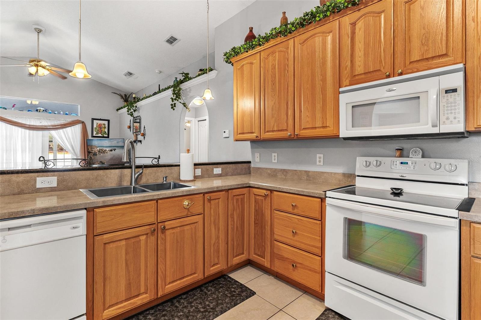 TWIN LAKES ESTATES - Residential