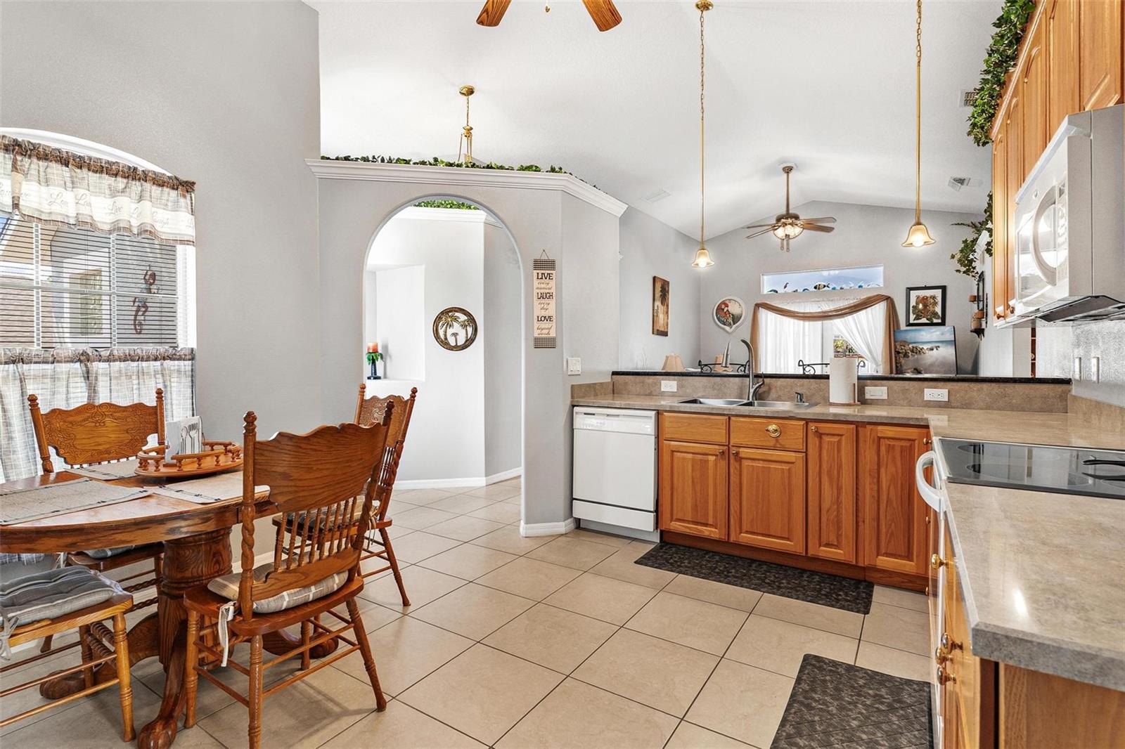 TWIN LAKES ESTATES - Residential