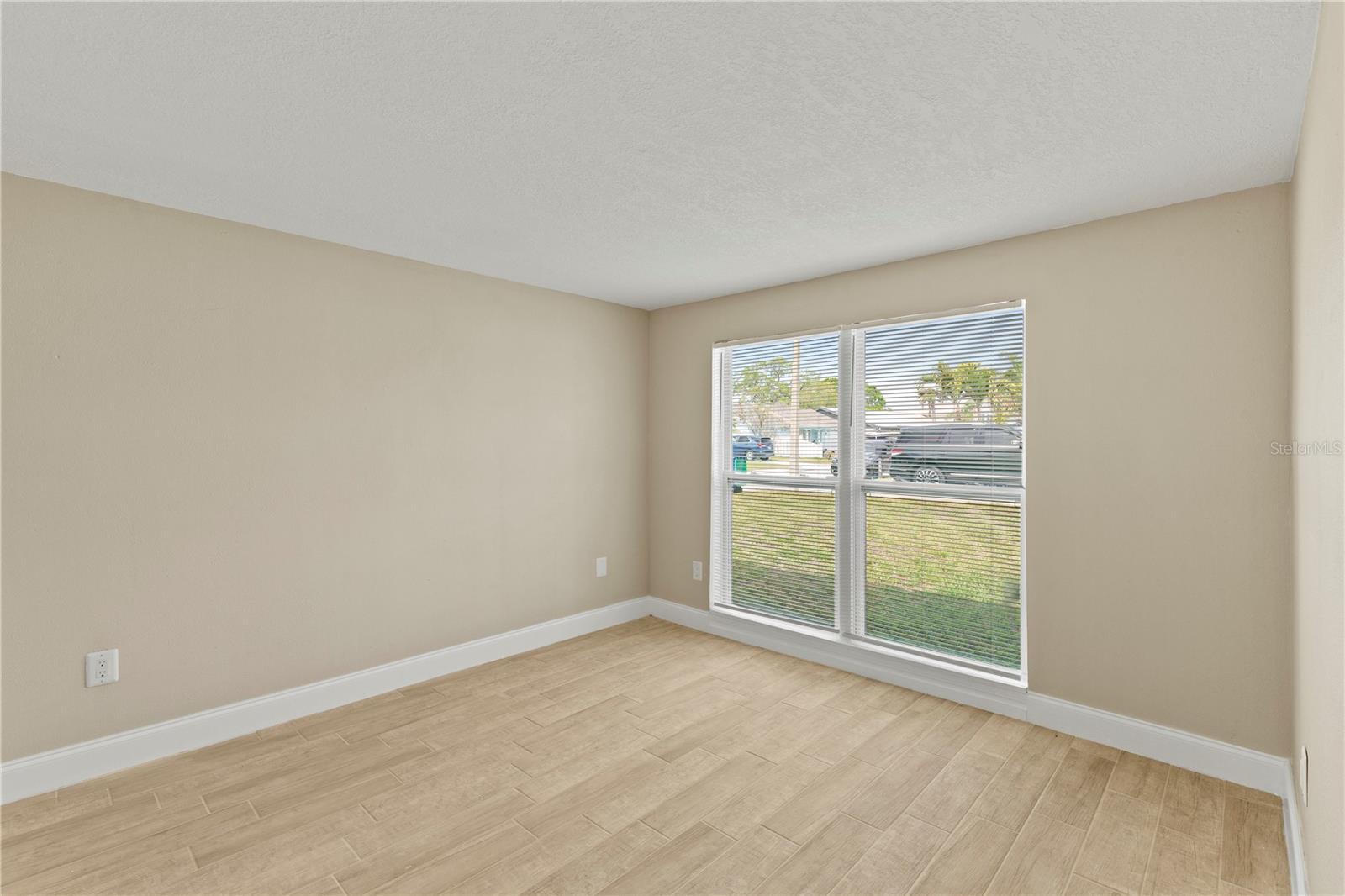 BEACON SQUARE - Residential