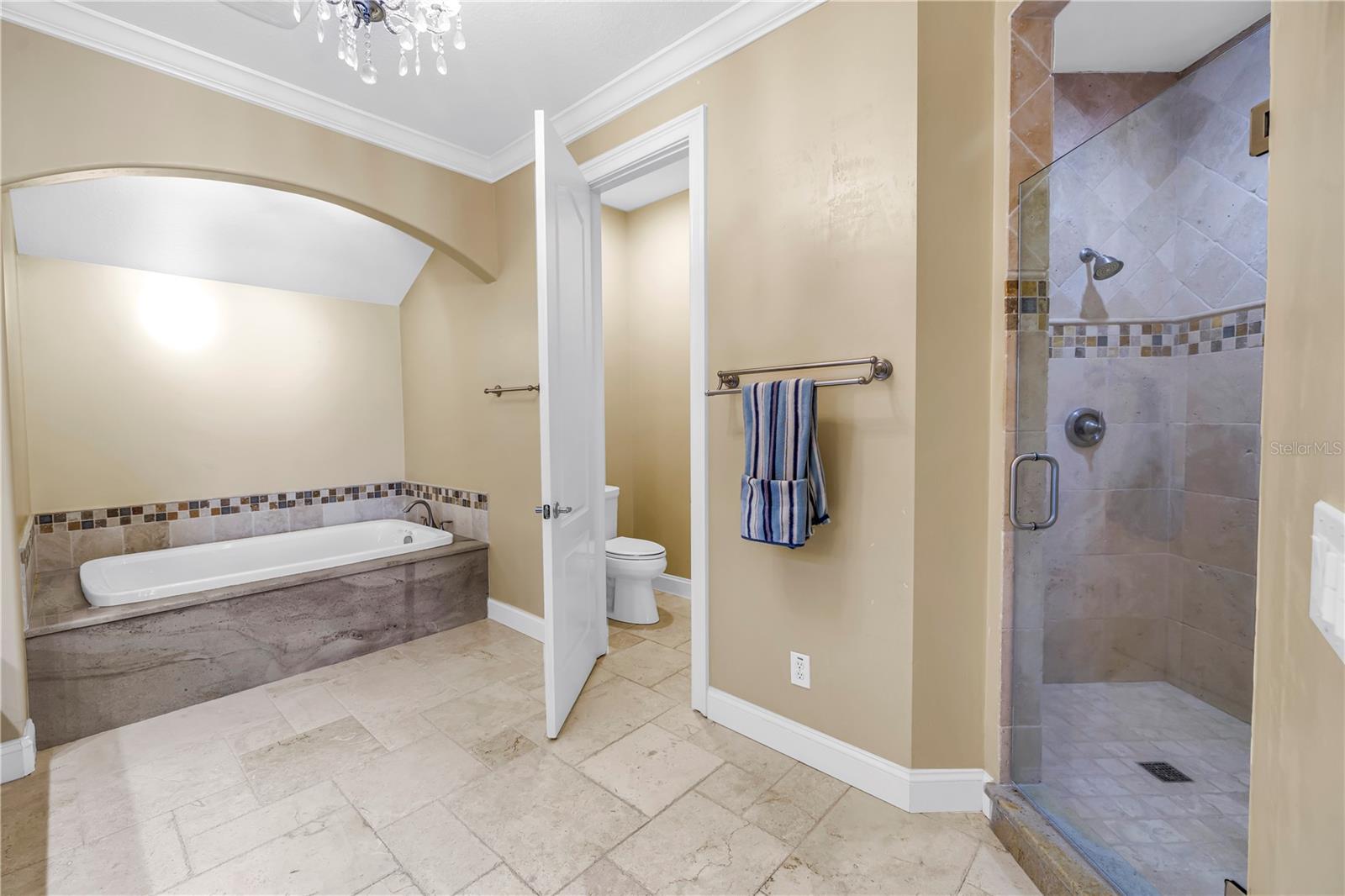 EAGLE POINTE - Residential