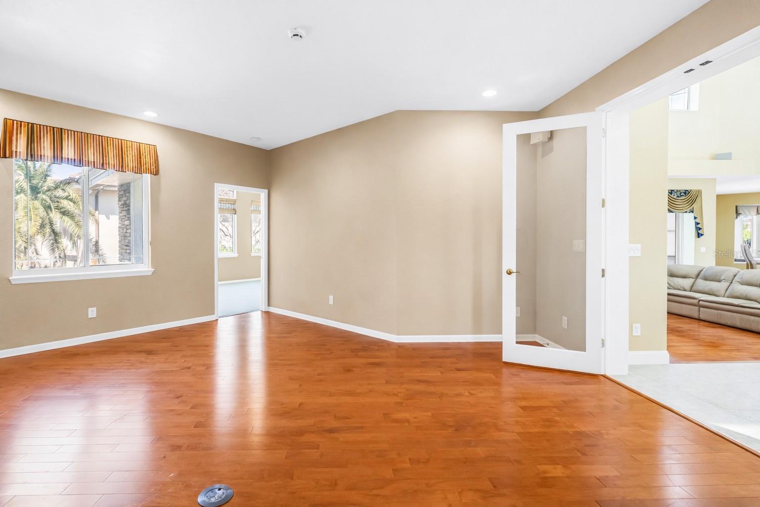 EAGLE POINTE - Residential