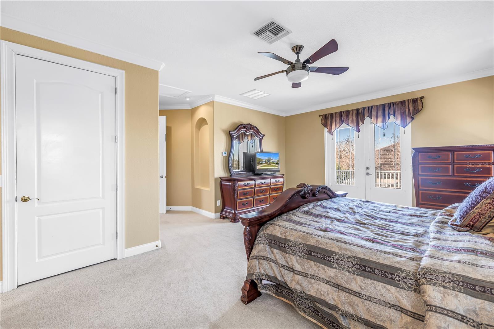 EAGLE POINTE - Residential