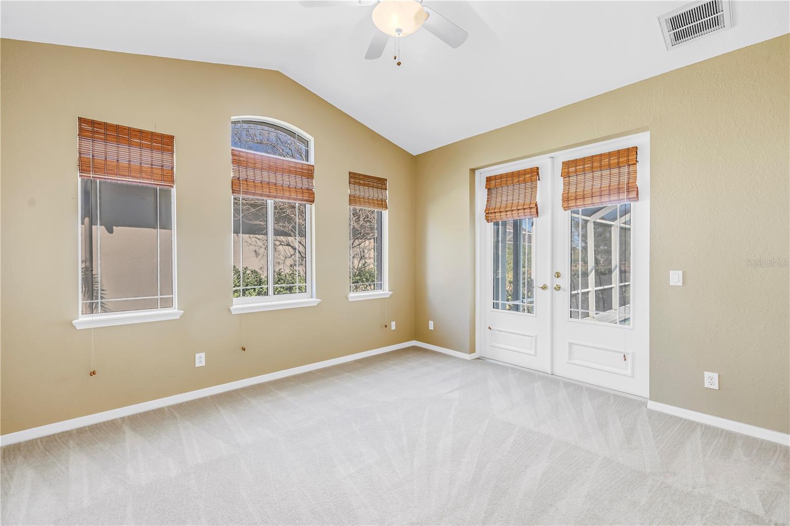 EAGLE POINTE - Residential