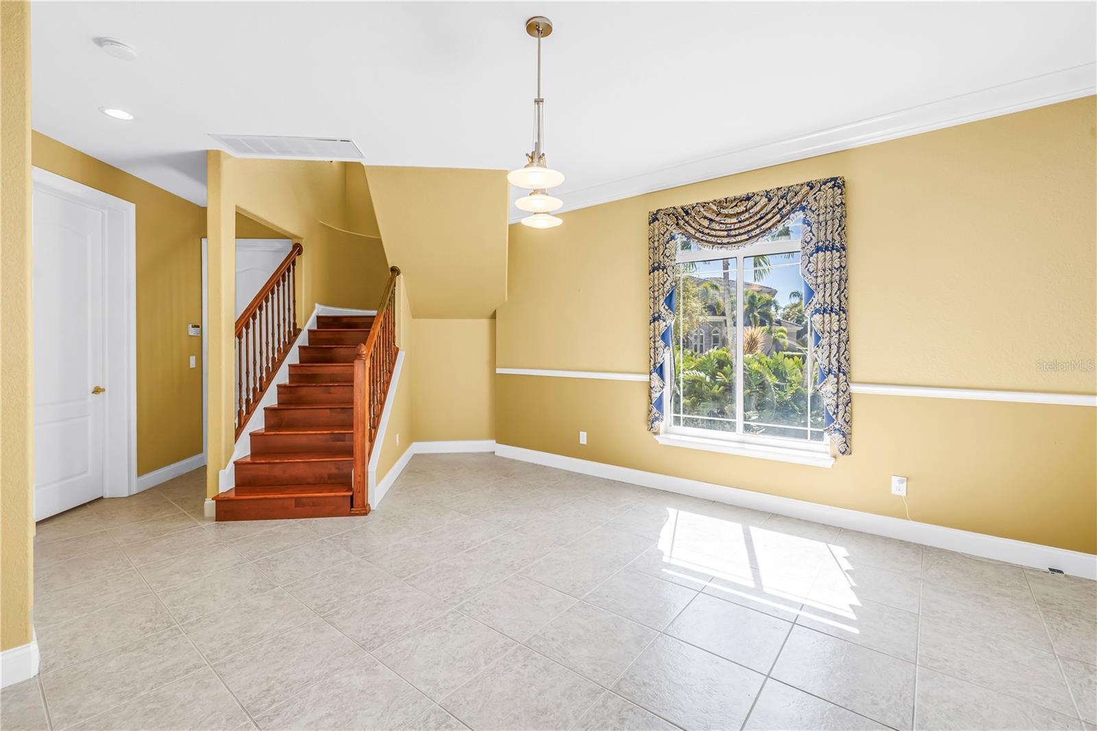 EAGLE POINTE - Residential